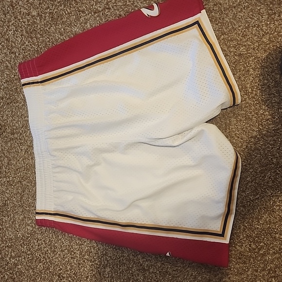 Mitchell and Ness - XL - 2003 - 04 - Hardwood Classics - Cleveland Cavalies - Picture 5 of 5